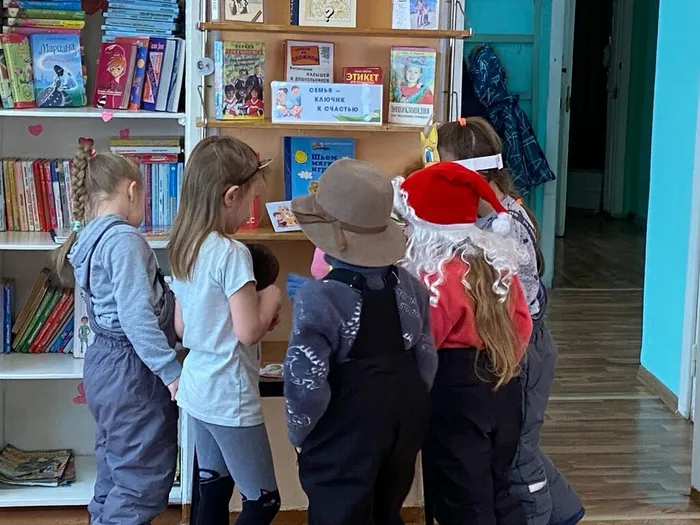 Интерактивное путешествие «Саквояж с чудесами» в библиотеке п.Черемухово