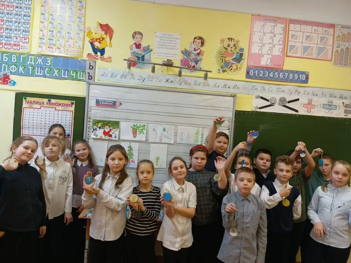 ёлочные игрушки 4 кл