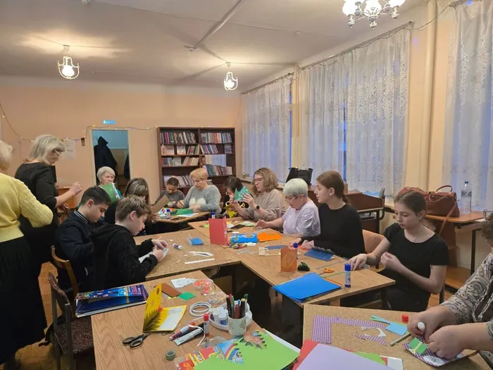 Мастер-класс "Новогодняя открытка воину" в библиотеке поселка Черемухово