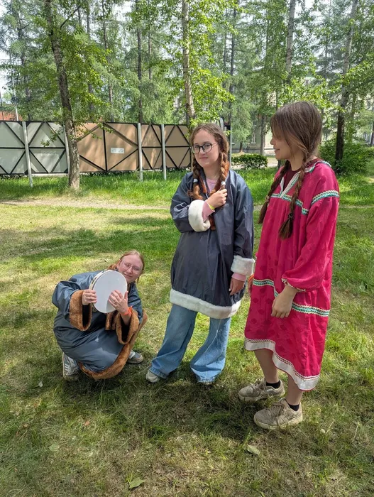 Манси — ма от «Зелёного дозора» на летней площадке «Солнцеворот» в День молодежи