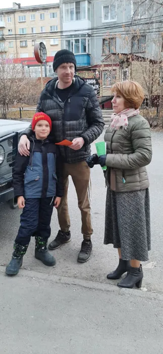 раздаем буклеты 2.JPG