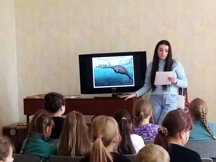 Экологический час «Открывая Красную книгу» в библиотеке для детей и молодежи