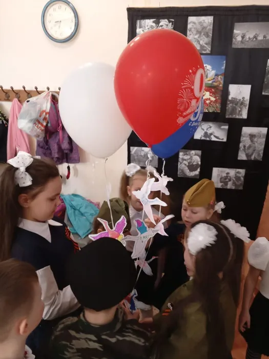 День Победы см Библиотекой для детей и молодежи!