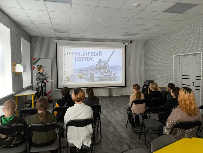 Патриотический час  «Легендарный корпус» в Центральной городской библиотеке им. А.Н. Арцибашеваа