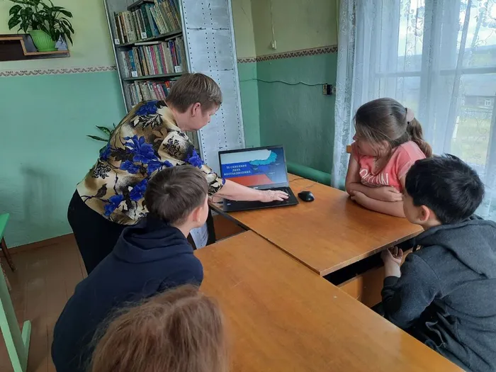 Исторический час «В единстве с Россией» в Библиотеке п. Сосьва