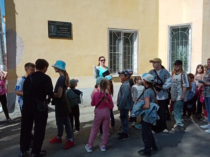 Пешая прогулка по городу: