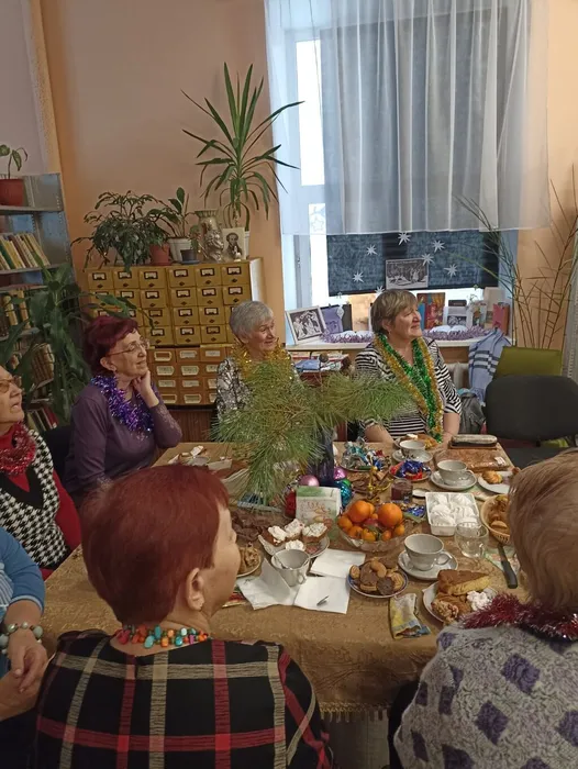 Новогодняя вечеринка «Карнавальная ночь»  в Библиотеке семейного чтения п. Калья