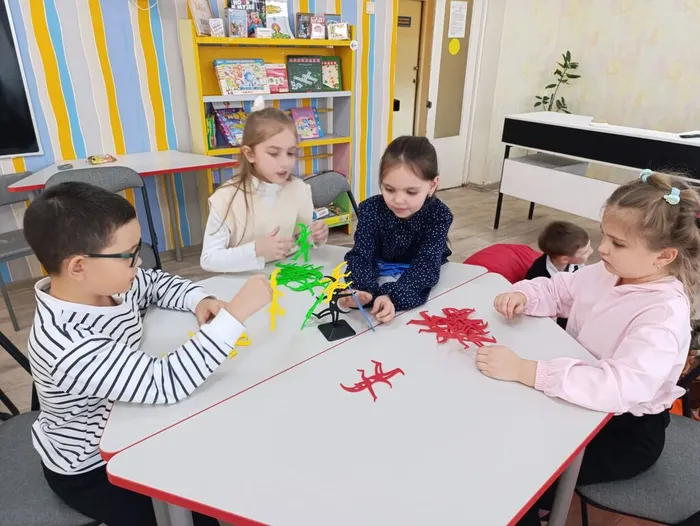 Клуб общения детей в Библиотеке для детей и молодежи (ул. Октябрьская, 29) работает и открыт для Всех желающих