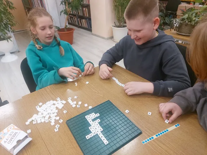 Литературный калейдоскоп «Книжкина страна» в Библиотеке семейного чтения п. Калья