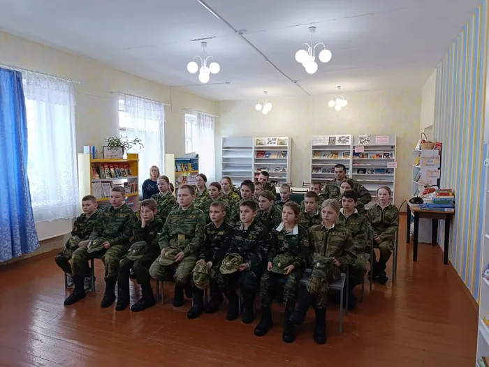 Час гордости "Надежный щит и грозный меч" в библиотеке для детей и молодежи