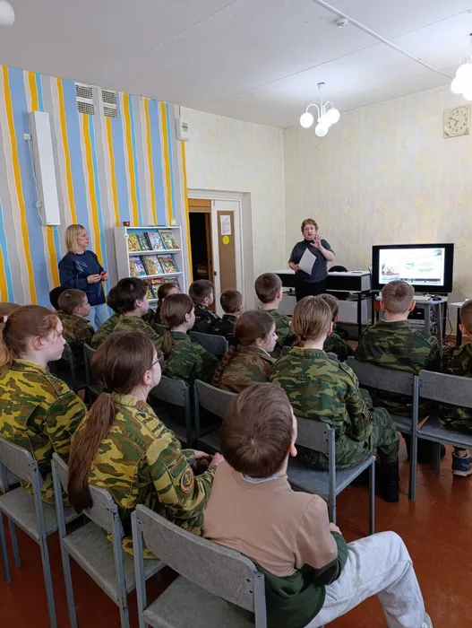 Час гордости "Надежный щит и грозный меч" в библиотеке для детей и молодежи