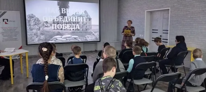 Громкие чтения "Нас вновь объединит победа" в Центральной городской библиотеке имени А. Н. Арцибашева