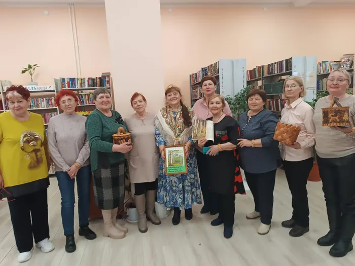 Час эко-творчества «Белая сказка родной земли» в Библиотеке семейного чтения п. Калья