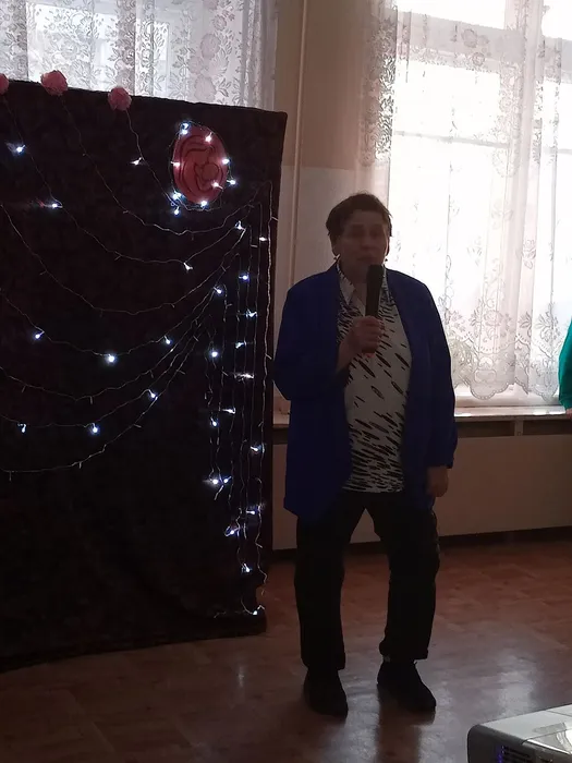 Добрым словом нас мама согреет