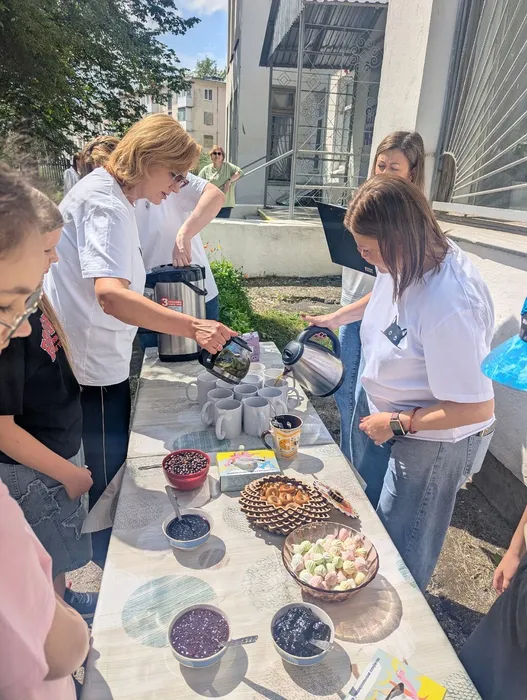 Манси — ма от «Зелёного дозора» на летней площадке «Солнцеворот» в День молодежи