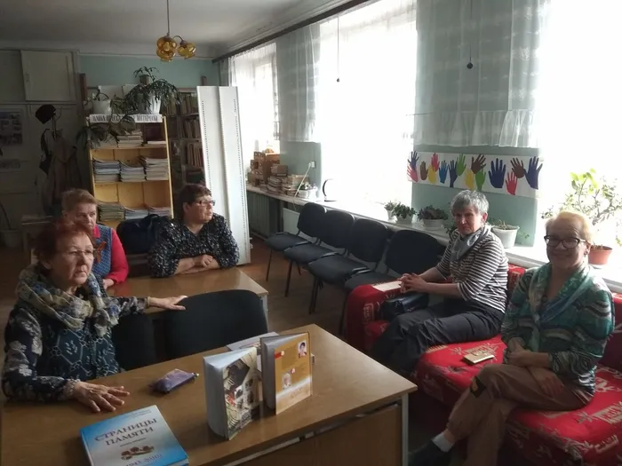 Час краеведения «Подвигом славны твои земляки» в библиотеке п. Калья