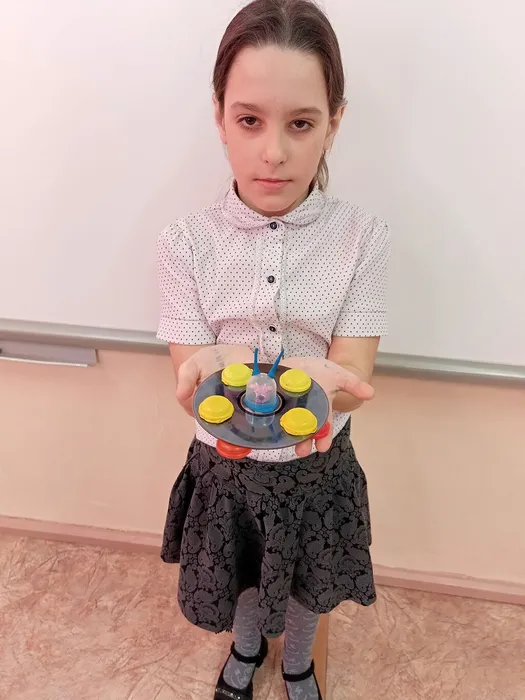 Вика и поделка