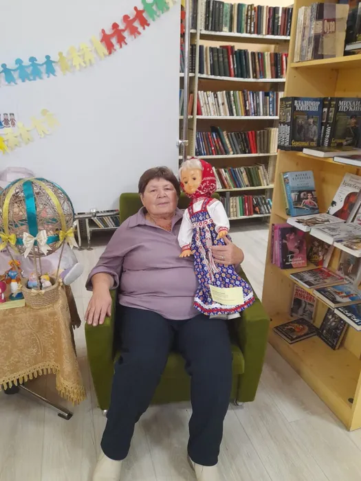 Творческая гостиная  «Я узнал, что у меня есть огромная семья…» в Библиотеке семейного чтения п. Калья