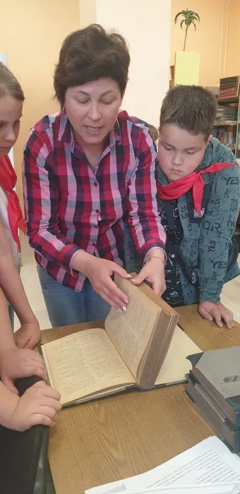 Библиотечный урок  «Словари – твои друзья»