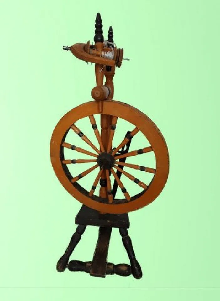 Деревянная прялка