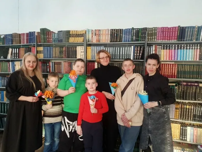 Мастер-класс "Букет к 8 марта" в Центральной городской библиотеке им. А. Н. Арцибашева