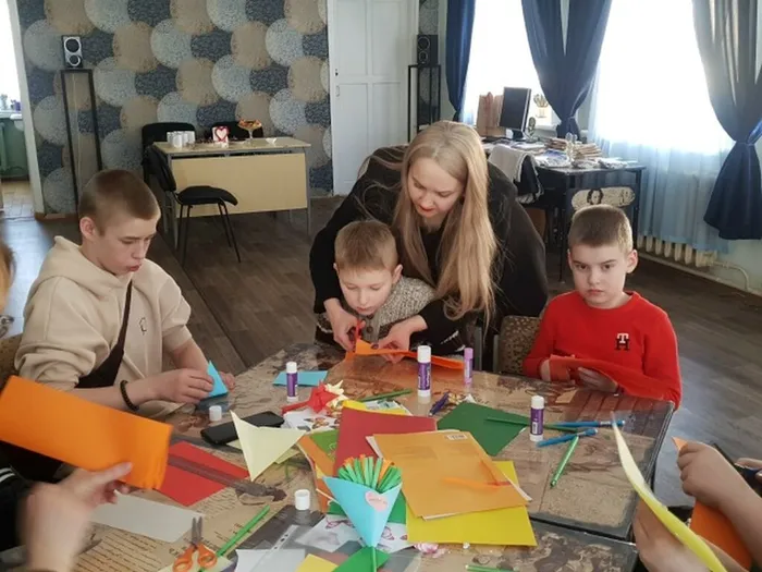 Мастер-класс "Букет к 8 марта" в Центральной городской библиотеке им. А. Н. Арцибашева