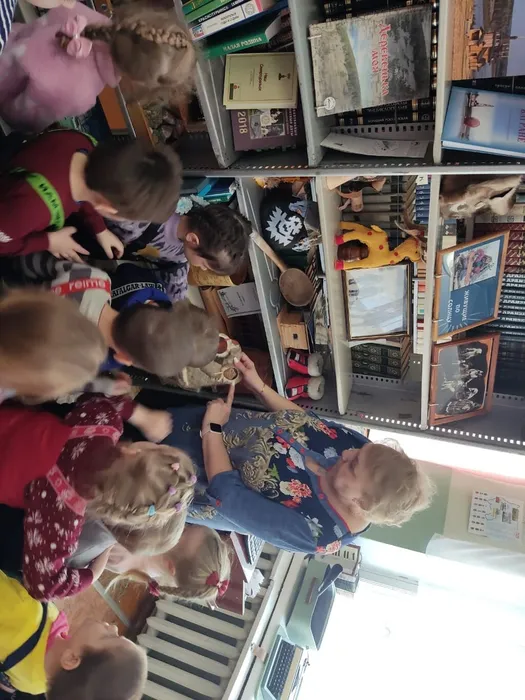 Экскурсия по Центральной городской библиотеке им. А. Н. Арцибашева