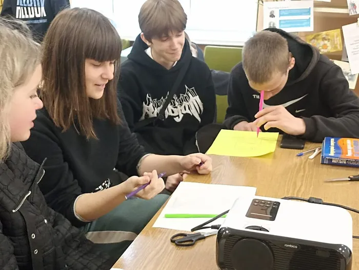 День защиты детей в Библиотеке семейного чтения п. Калья с программой «У книги нет каникул»