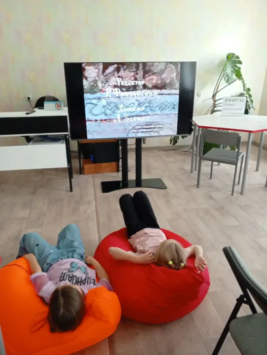 Лето - пора встреч, игр и общения в Библиотеке для детей и молодежи!
