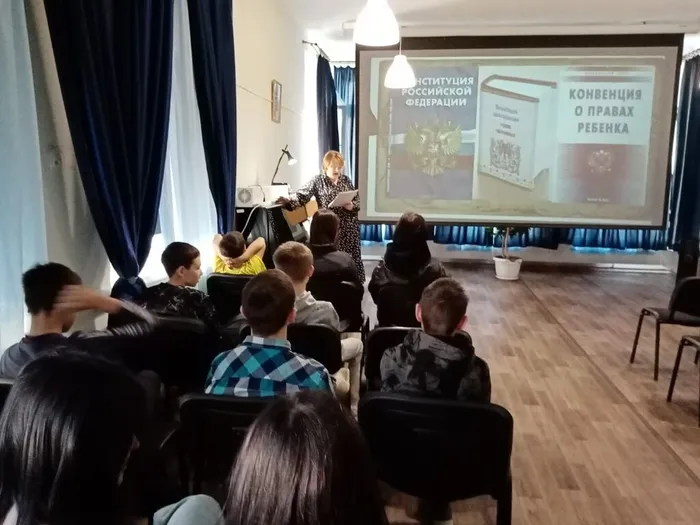 Час правовой информации«Каждый вправе знать о праве» прошел в Центральной городской библиотеке им. А. Н. Арцибашева