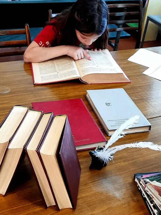 Литературно-библиографическая игра «Наш друг - словарь»