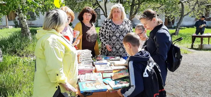 библиотечная поляна