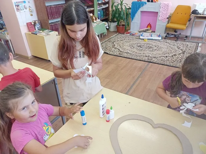 вырезаем ромашки