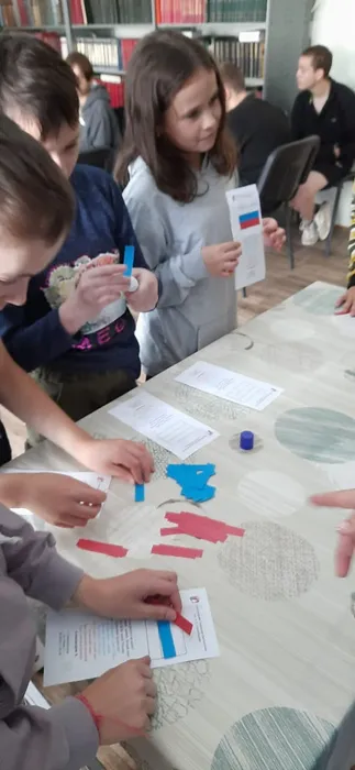 Патриотический час «Флаг моего государства» В Центральной городской библиотеке им. А. Н. Арцибашева