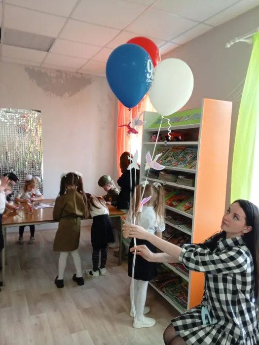 День Победы см Библиотекой для детей и молодежи!