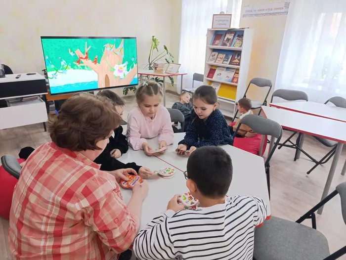 Клуб общения детей в Библиотеке для детей и молодежи (ул. Октябрьская, 29) работает и открыт для Всех желающих