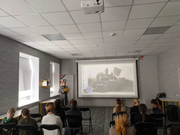 Патриотический час  «Легендарный корпус» в Центральной городской библиотеке им. А.Н. Арцибашева