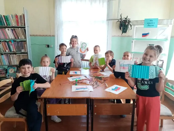 Познавательный час «Россия – Родина моя» в Библиотеке п. Сосьва