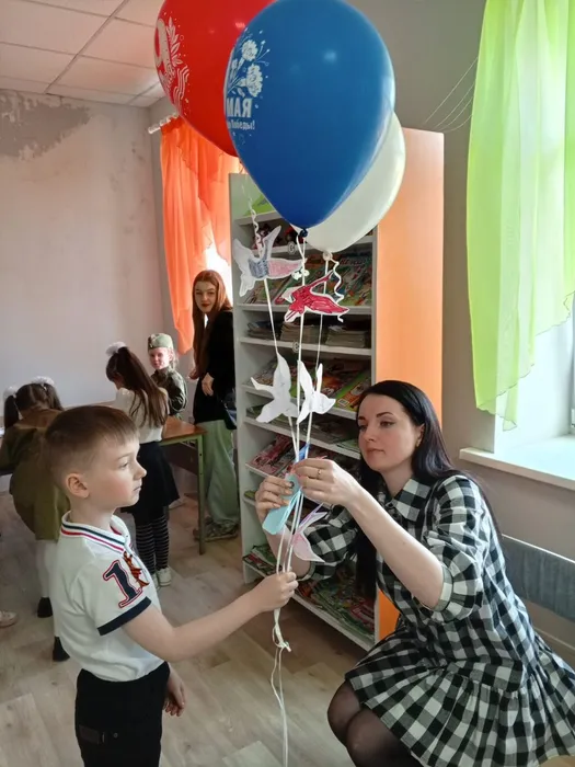 День Победы см Библиотекой для детей и молодежи!