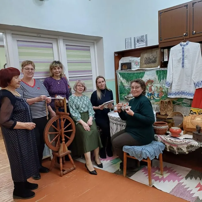 Литературная гостиная «Мама звучит, как поэма, как песня» в библиотеки п. Черемухово