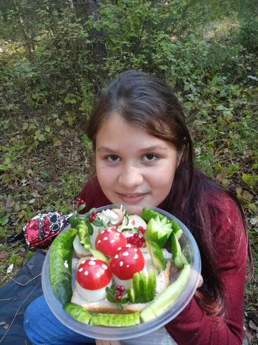 мухоморы на полянке