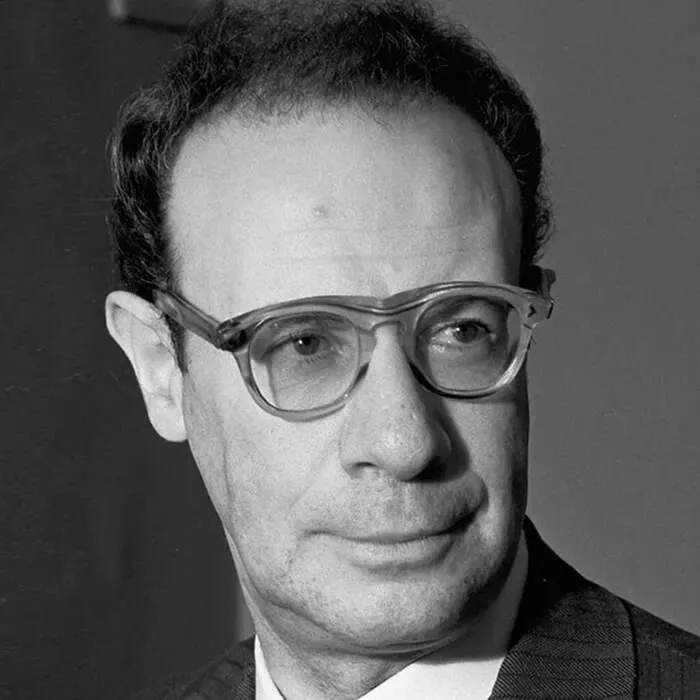 120-лет со дня рождения Льва Кассиля. Книжная выставка