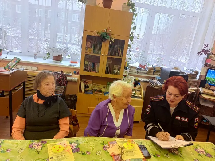 раздали светоотражающие элементы