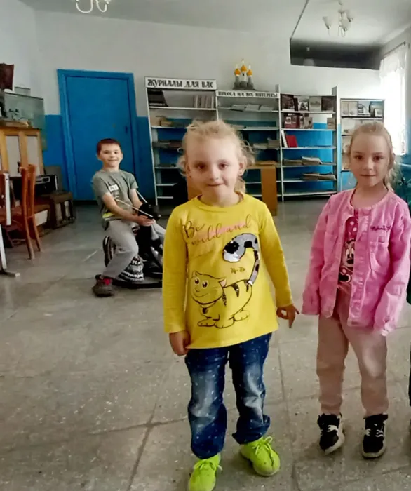 "Здравствуй, праздник! Здравствуй, лето!" с Библиотекой пос.Покровск -Уральский