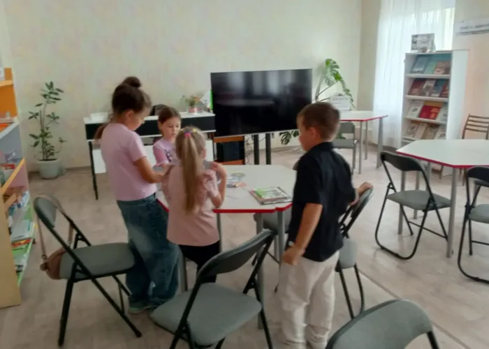 Лето - пора встреч, игр и общения в Библиотеке для детей и молодежи!