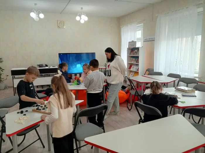 Клуб общения детей в Библиотеке для детей и молодежи (ул. Октябрьская, 29) работает и открыт для Всех желающих