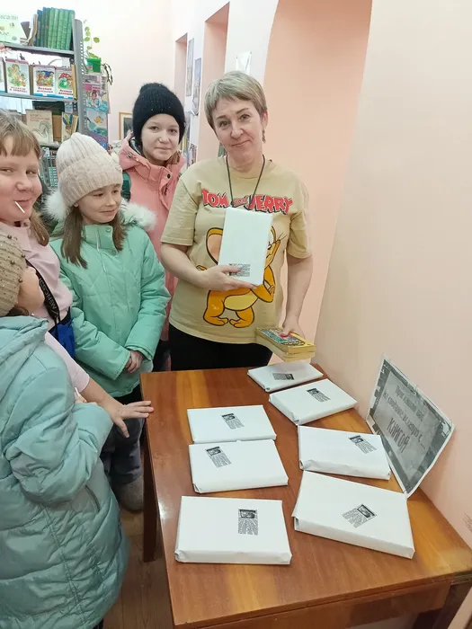 Оксана Борисовна выбрала книгу