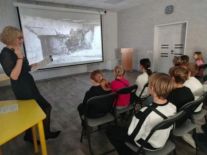 «Безопасные каникулы: говорим о диггерстве и сталкерстве» в Центральной городской библиотеке им. А. Н. Арцибашева