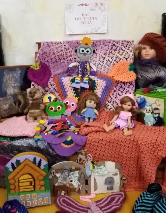 Выставка - вдохновение «Фантазии полет и рук творенье»