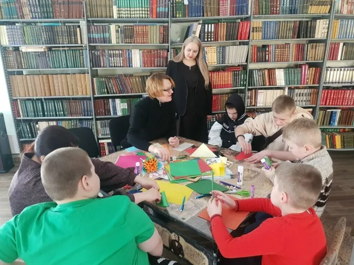 Мастер-класс "Букет к 8 марта" в Центральной городской библиотеке им. А. Н. Арцибашева